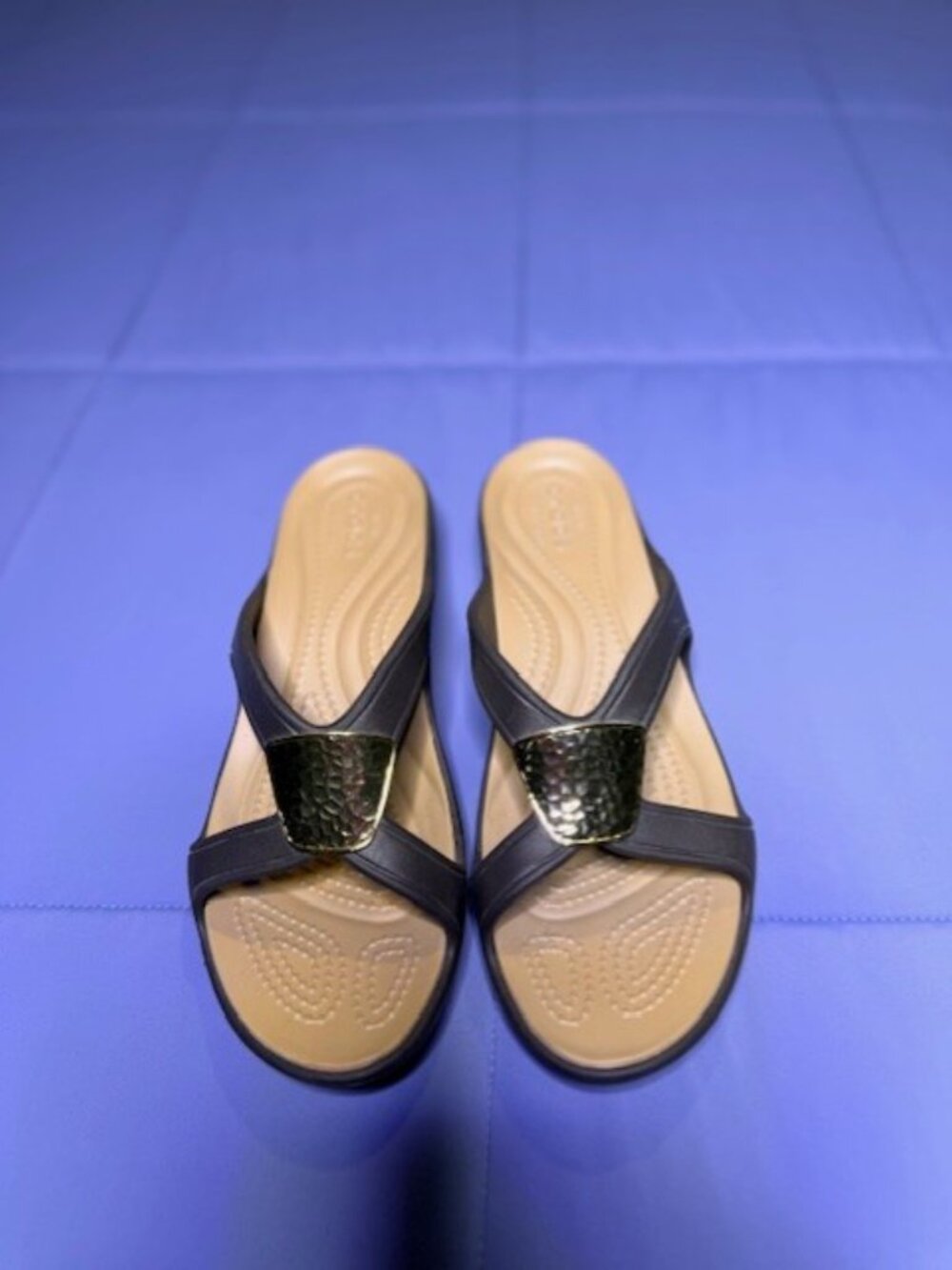 Crocs Sanrah Embellished Wedge Sandals, Size 8 - Picture 8 of 8